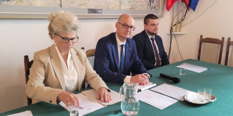 Sandomierz: Paweł Niedźwiedź oficjalnie nowym burmistrzem.