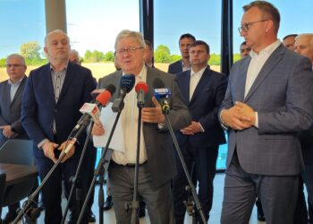 Samborzec: Minister rolnictwa spotkał się z sadownikami.