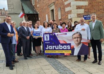 Sandomierz: Europoseł Adam Jarubas zachęca do udziału w eurowyborach.