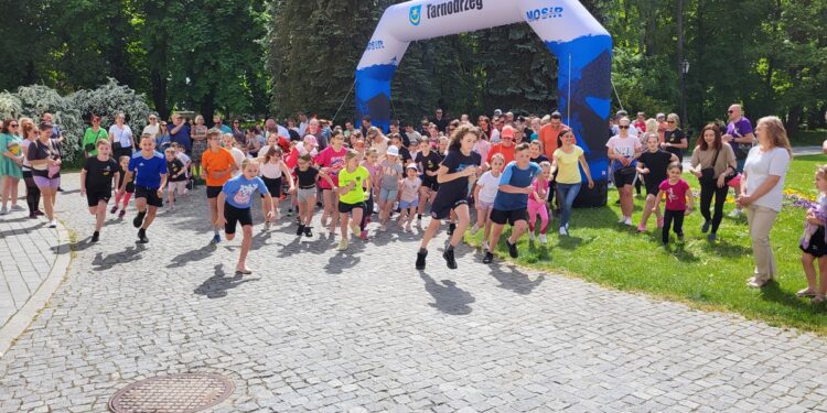 Tarnobrzeg. Na sportowo uczcili rocznicę uchwalenia konstytucji