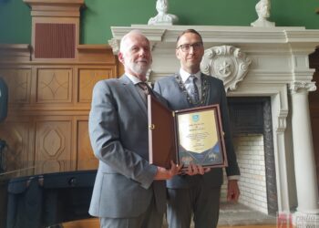 Tarnobrzeg: Ślubowanie radnych, Wybór prezydium. Zaprzysiężenie prezydenta