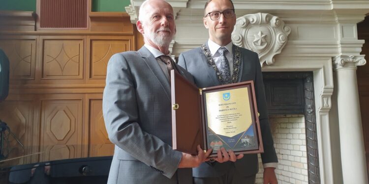 Tarnobrzeg: Ślubowanie radnych, Wybór prezydium. Zaprzysiężenie prezydenta