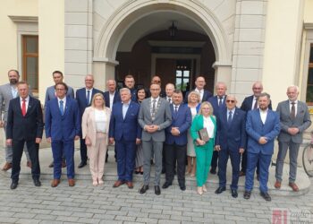 Tarnobrzeg: Ślubowanie radnych, Wybór prezydium. Zaprzysiężenie prezydenta