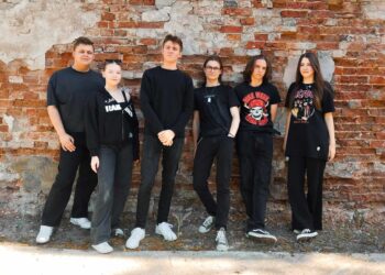 Rytwiany: Debiutancki singiel zespołu „TNG Band”.