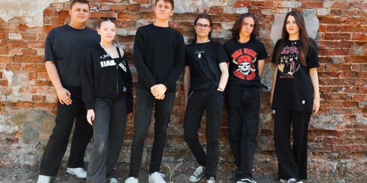 Rytwiany: Debiutancki singiel zespołu „TNG Band”.