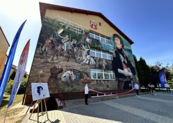 Połaniec. Odsłonięto patriotyczny mural