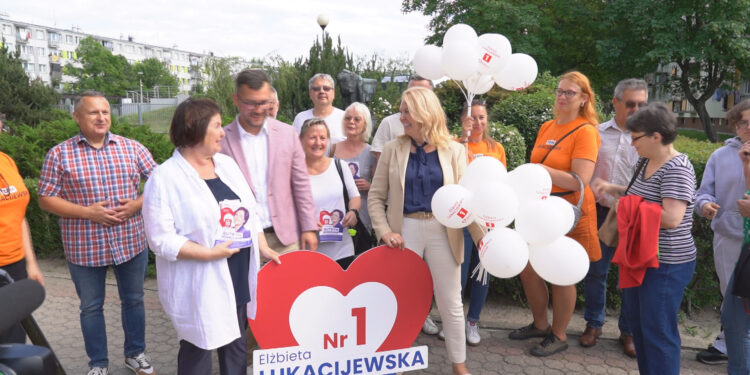 Stalowa Wola: Europosłanka Elżbieta Łukacijewska spotkała się z mieszkańcami