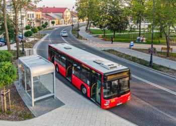 Stalowa Wola: Remont na skrzyżowaniu Dąbrowskiego i Kopernika spowodował zmiany w kursowaniu autobusów