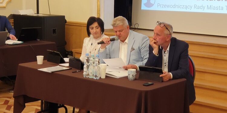 Tarnobrzeg: Uroczysta sesja miejska odbędzie się później niż zwykle