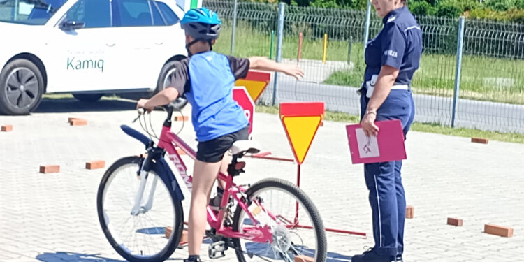 Agatówka: Ponad 300 dzieci zdało egzamin na swoje pierwsze rowerowe prawo jazdy