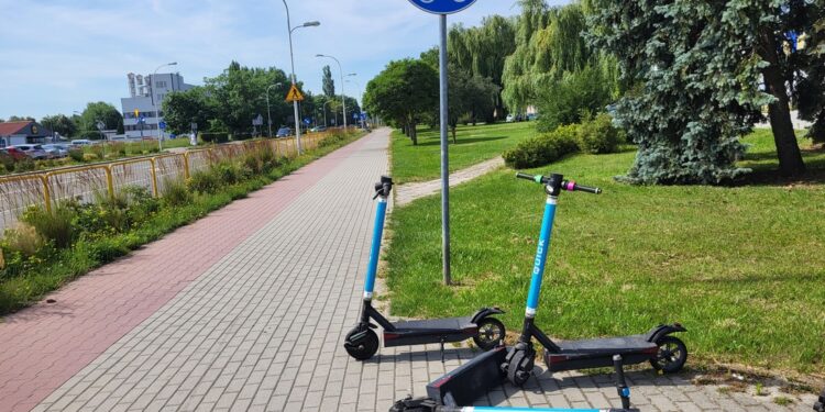 Tarnobrzeg. Elektryczne hulajnogi na wypożyczenie znów dostępne
