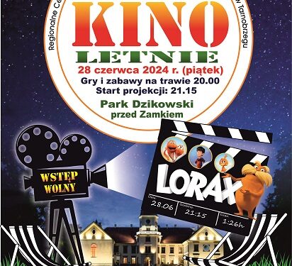 Tarnobrzeg. Projekcja filmu familijnego przed Zamkiem Dzikowskim