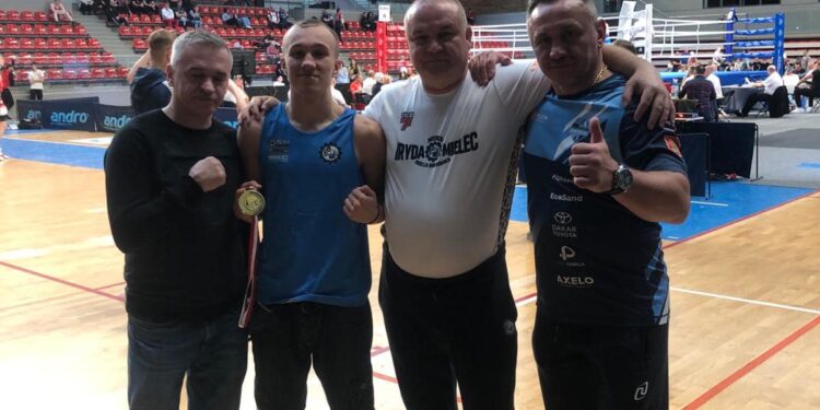 Mielec:  Sekcja Bokserska MUKS IRYDA z medalami