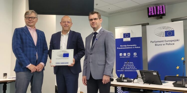 Mielec:  Z certyfikatem Szkoły Ambasadora Parlamentu Europejskiego