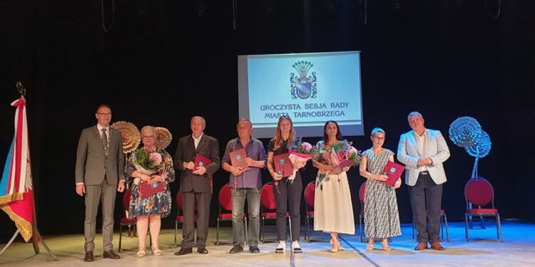 Tarnobrzeg: Odznaczenia i medale podczas Uroczystej Sesji Rady Miasta