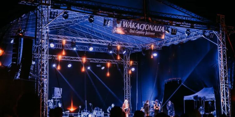 Jeżowe: Dąbrowska, „Piersi” i inne atrakcje na „Wakacjonaliach”.