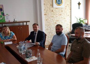 Przecław: Przebudowa boiska sportowego w Dobryninie