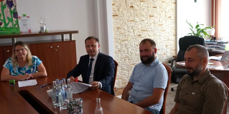 Przecław: Przebudowa boiska sportowego w Dobryninie