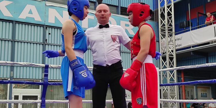 Mielec: Ring, bokserzy, pot i burza…