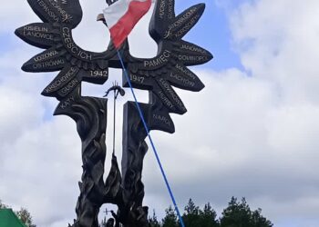 Domostawa: Pomnik Rzezi Wołyńskiej odsłonięty w Domostawie