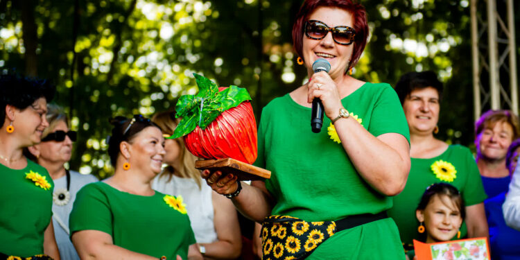 Ruszcza,Połaniec: „Złota Truskawka” dla KGW „Nadwiślanki” z Maśnika.