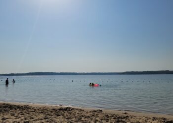 Sandomierz: Zachowaj ostrożność nad wodą.