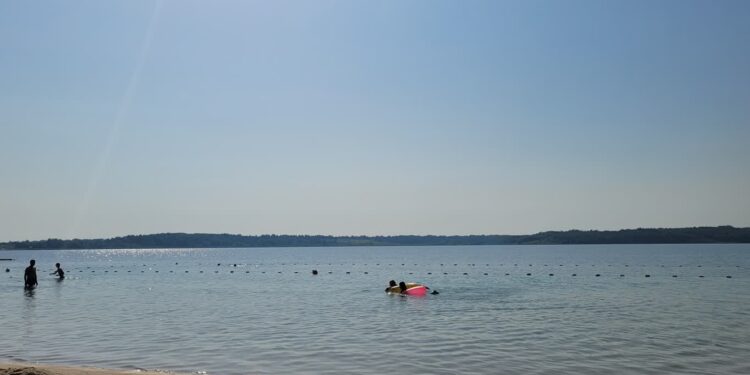 Sandomierz: Zachowaj ostrożność nad wodą.