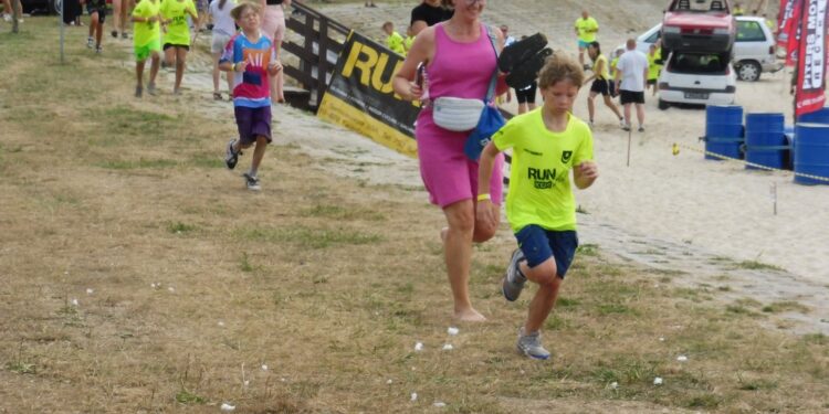 Tarnobrzeg. Przez błoto, piach i wodę do mety. Za nami tegoroczny Run fit