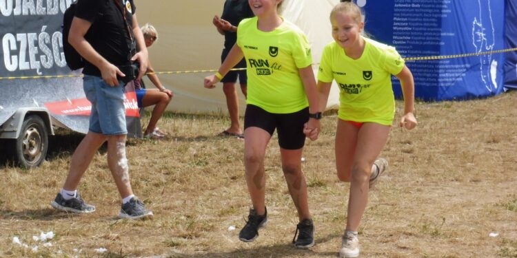 Tarnobrzeg. Przez błoto, piach i wodę do mety. Za nami tegoroczny Run fit