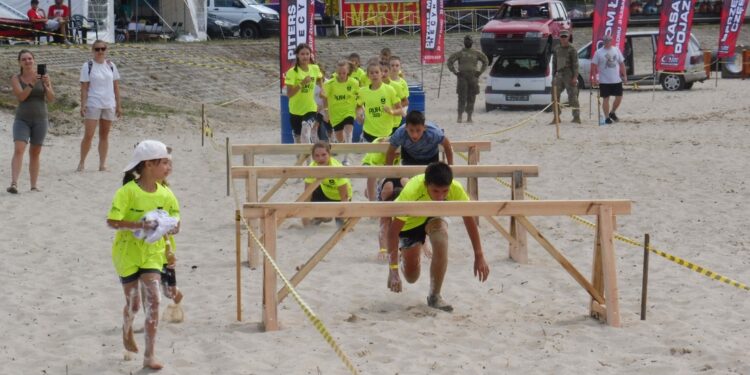 Tarnobrzeg. Przez błoto, piach i wodę do mety. Za nami tegoroczny Run fit