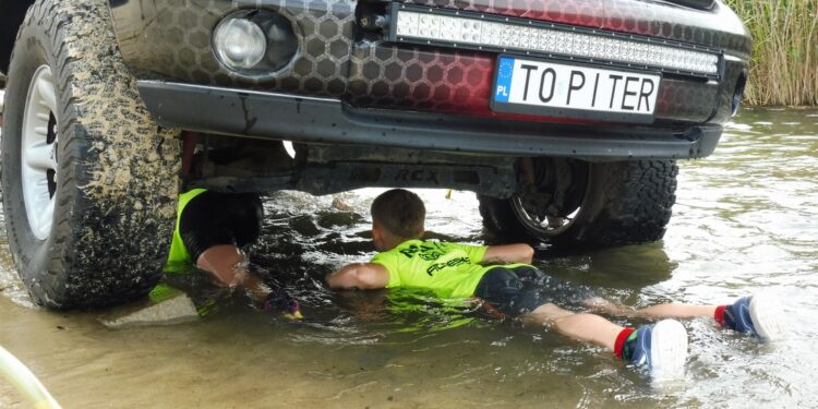 Tarnobrzeg. Przez błoto, piach i wodę do mety. Za nami tegoroczny Run fit