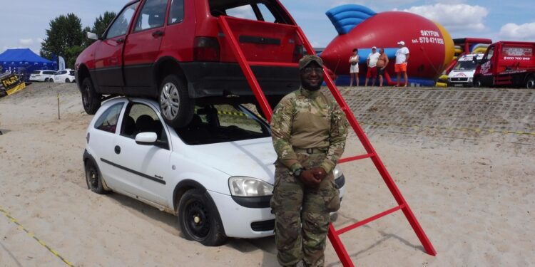 Tarnobrzeg. Przez błoto, piach i wodę do mety. Za nami tegoroczny Run fit