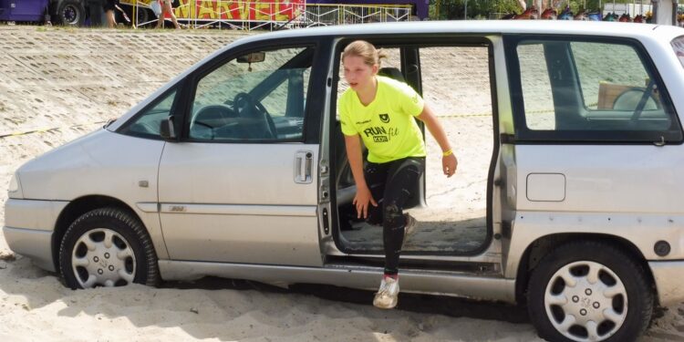 Tarnobrzeg. Przez błoto, piach i wodę do mety. Za nami tegoroczny Run fit