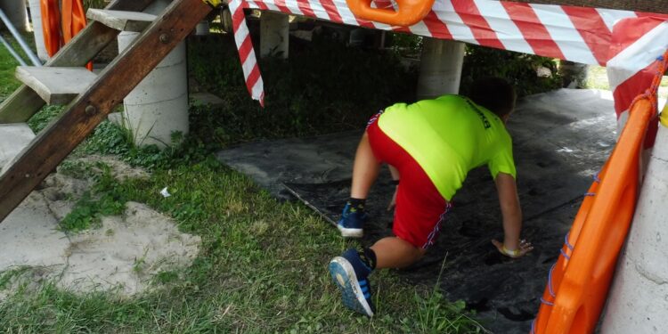 Tarnobrzeg. Przez błoto, piach i wodę do mety. Za nami tegoroczny Run fit