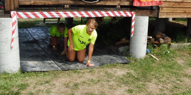 Tarnobrzeg. Przez błoto, piach i wodę do mety. Za nami tegoroczny Run fit