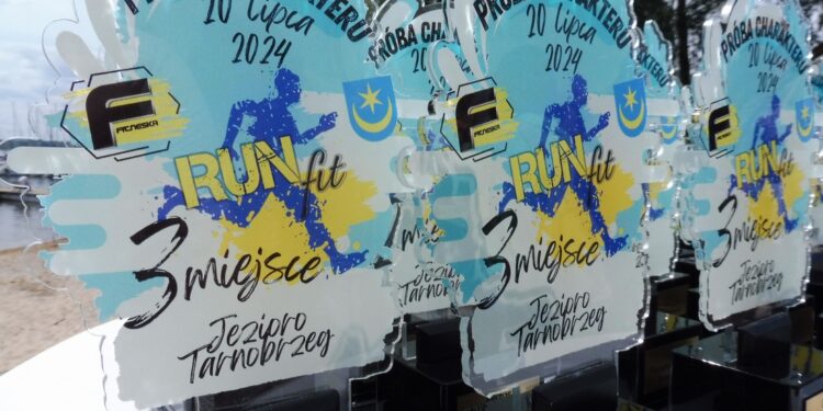 Tarnobrzeg. Przez błoto, piach i wodę do mety. Za nami tegoroczny Run fit