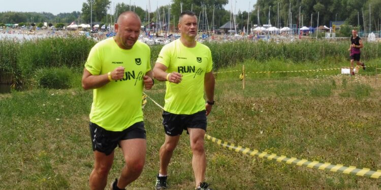 Tarnobrzeg. Przez błoto, piach i wodę do mety. Za nami tegoroczny Run fit