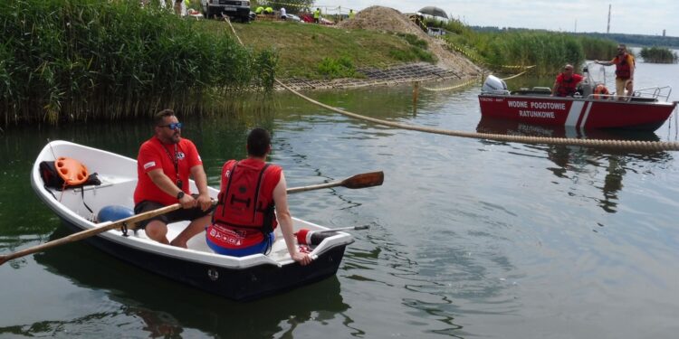 Tarnobrzeg. Przez błoto, piach i wodę do mety. Za nami tegoroczny Run fit
