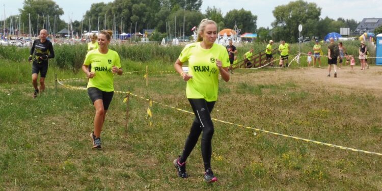 Tarnobrzeg. Przez błoto, piach i wodę do mety. Za nami tegoroczny Run fit