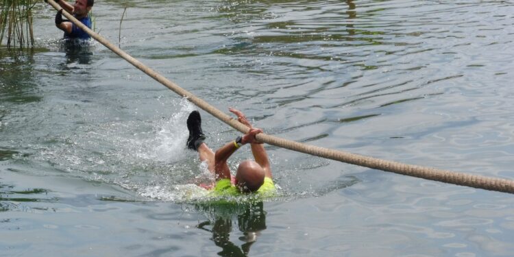 Tarnobrzeg. Przez błoto, piach i wodę do mety. Za nami tegoroczny Run fit