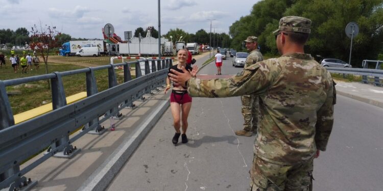 Tarnobrzeg. Przez błoto, piach i wodę do mety. Za nami tegoroczny Run fit