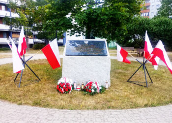 Stalowa Wola: Modlitwą i prelekcją IPN uczcili pamięć ofiar rzezi wołyńskiej