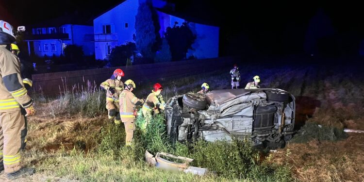 Tarnobrzeg. Groźnie dachowanie
