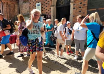 Sandomierz: „Rodzina zakorzeniona w Chrystusie i Kościele”.