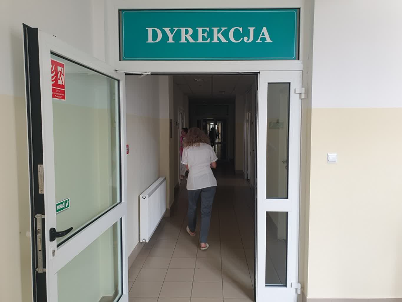 Wejście do dyrekcji szpitala