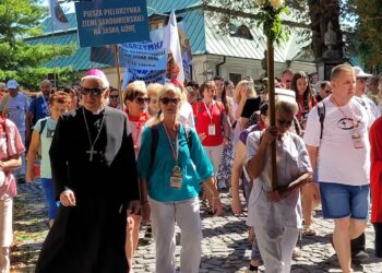 Sandomierz: Pielgrzymi wyruszyli na Jasną Górę (FOTO)