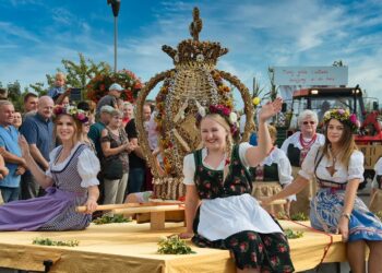 Nowa Dęba. Gminne dożynki w Alfredówce
