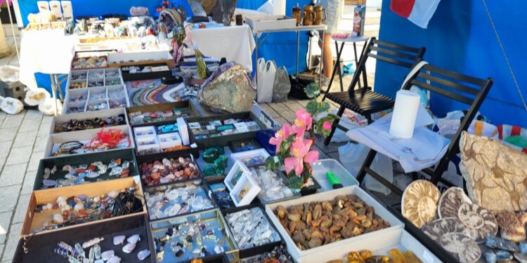 Tarnobrzeg. Giełda minerałów przez zamkiem