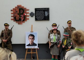 Sandomierz: Uczcili pamięć poety i powstańców warszawskich.