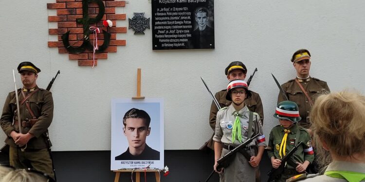 Sandomierz: Uczcili pamięć poety i powstańców warszawskich.